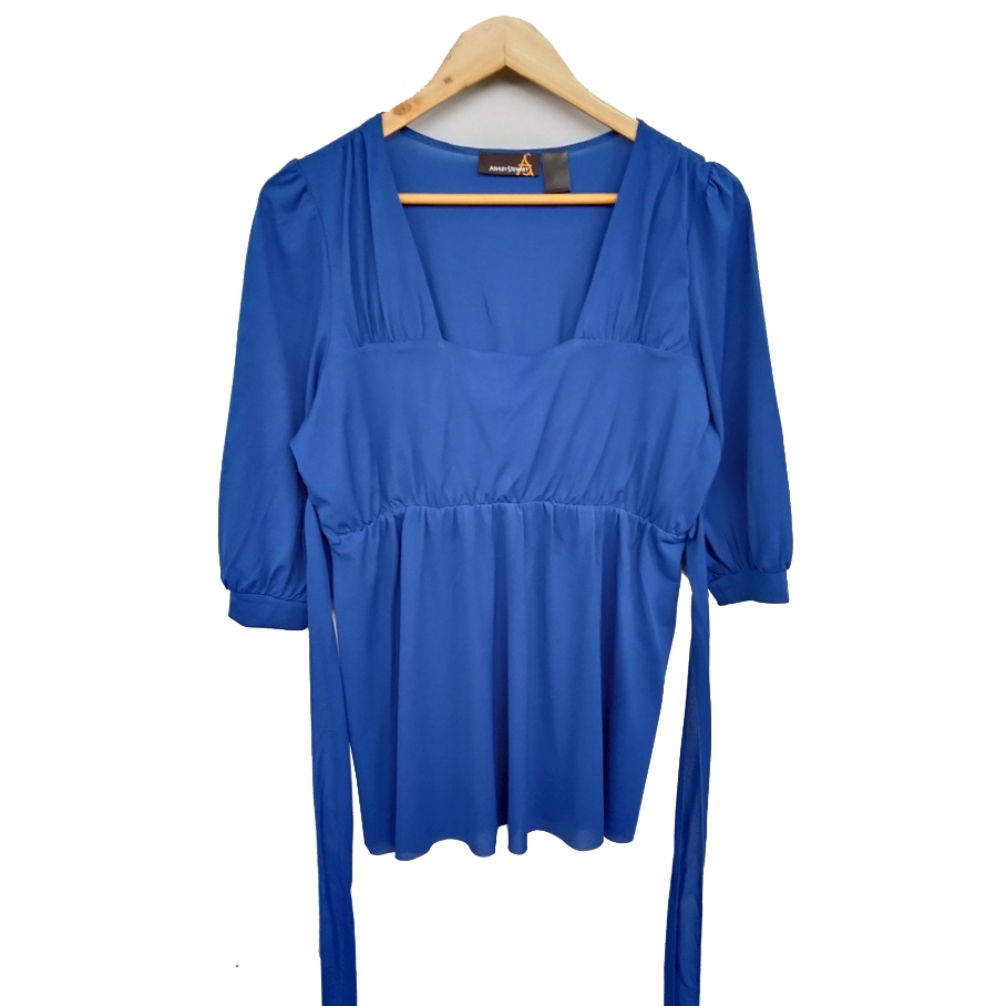 pa037 เสื้อมือสอง อก 38-40 นิ้ว คอเหลี่ยม ผ้ายืดสีน้ำเงิน แขน 3 ส่วน มีสายผูกเอว