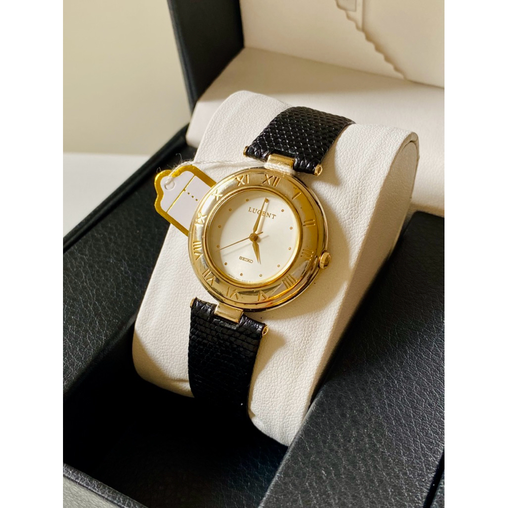 Seiko LUCENT ตัวเรือนสแตนเลส ชุบทองคำ สวยหรูมินิมัล