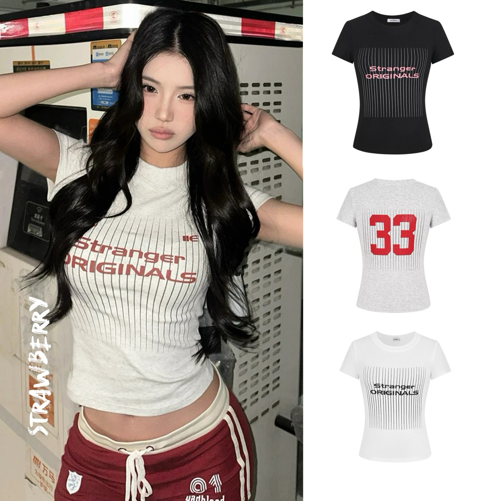 STR พร้อมส่ง🎈เสื้อยืดแขนสั้นพิมพ์ลายย้อนยุคอเมริกัน เสื้อครอปใส่แล้วดูผอมหุ่นดี เสื้อทรงรัดรูปเอวลอย แฟชั่นผู้หญิง