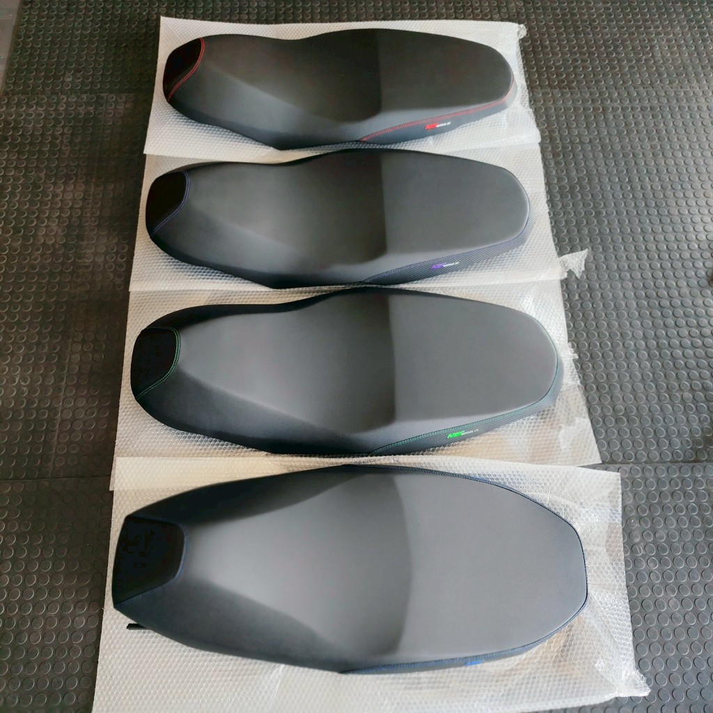 เบาะโครงเทียบแท้ 100% Forza350-XMAX 2023-2025 ทรงปาด 2 ตอน [หน่อยวัดด่าน]