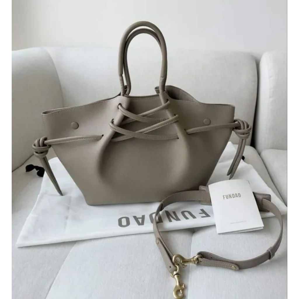 ส่งต่อ Fundao Bag  รุ่น Ava Grained Calfskin สี Taupe