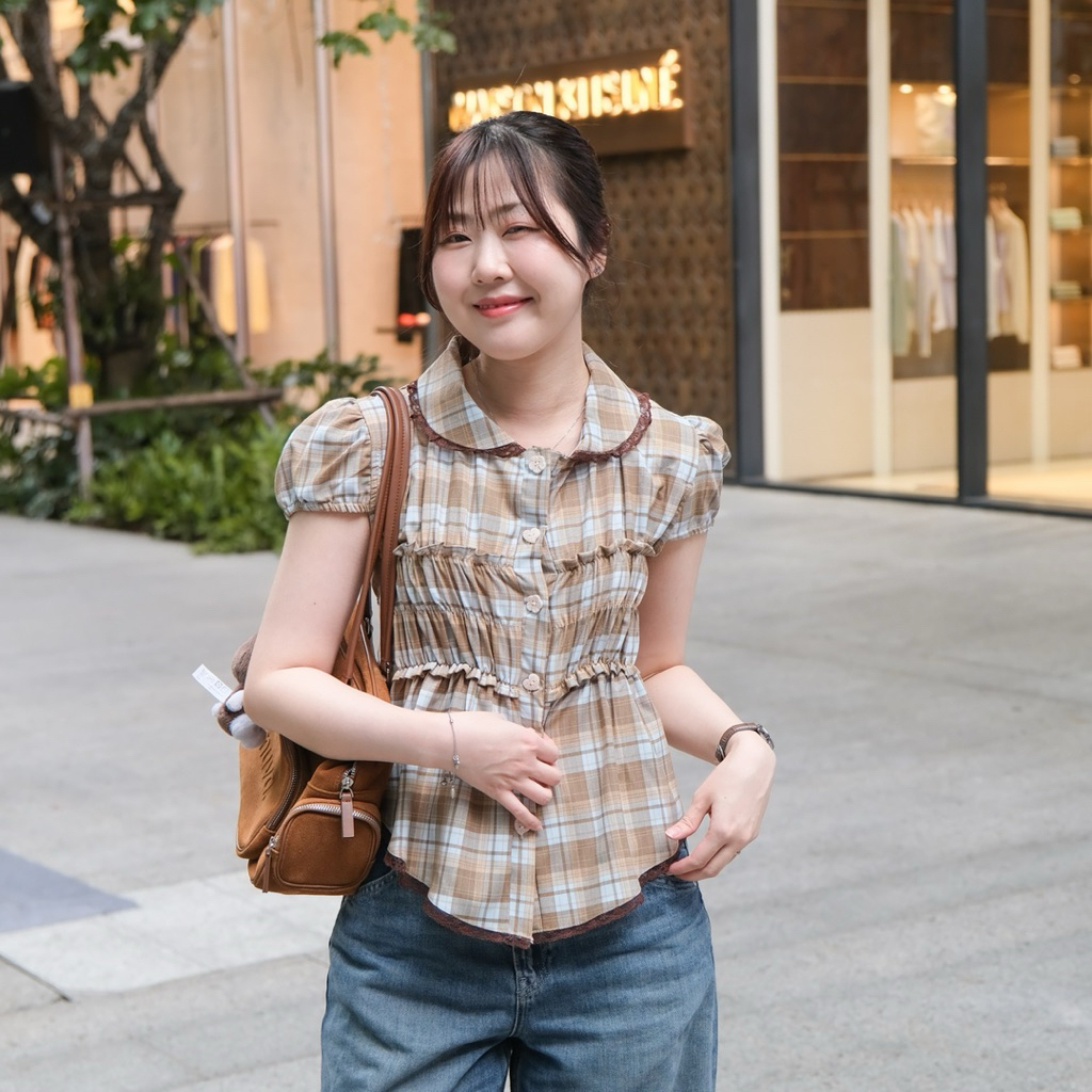 Chakiya.store🤎เสื้อคอบัวลายสก็อตน้ำตาล ทรงยาวผูกโบว์หลัง🍩🎀