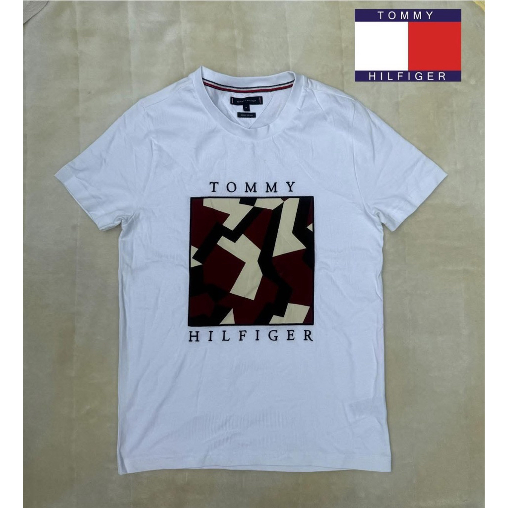 TOMMY HILFIGER เสื้อยืดคอกลม แขนสั้น มือสอง สภาพ 95%