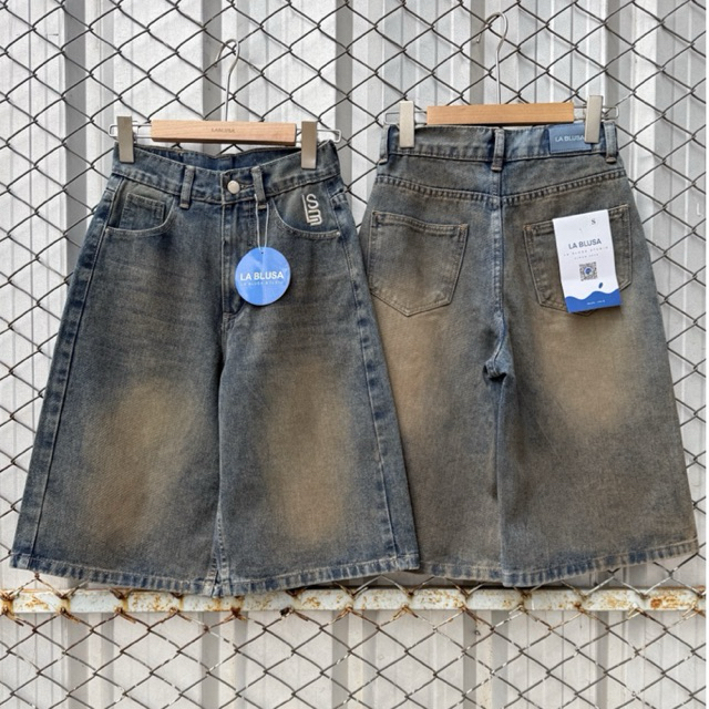 LA BLUSA -LBS336 : กางเกงขา 4ส่วน สนิมแต่งเซอร์ปักโลโก้ LBS