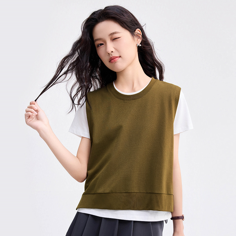 GIORDANO (Online Exclusive) เสื้อกั๊กผู้หญิง Women's 2 in 1 cotton vest 13325243 B1