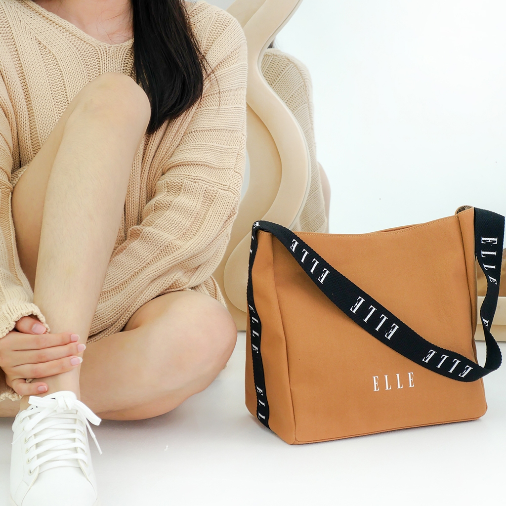 ELLE HOBO BAG กระเป๋า ผ้าแคนวาส มีให้เลือก 3 สี รุ่น EWG003425