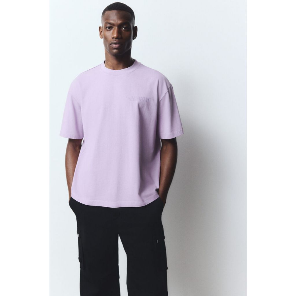 H&M(เอชแอนด์เอ็ม) เสื้อยืด Boxy Fit สีฟอก ผู้ชาย 1299193