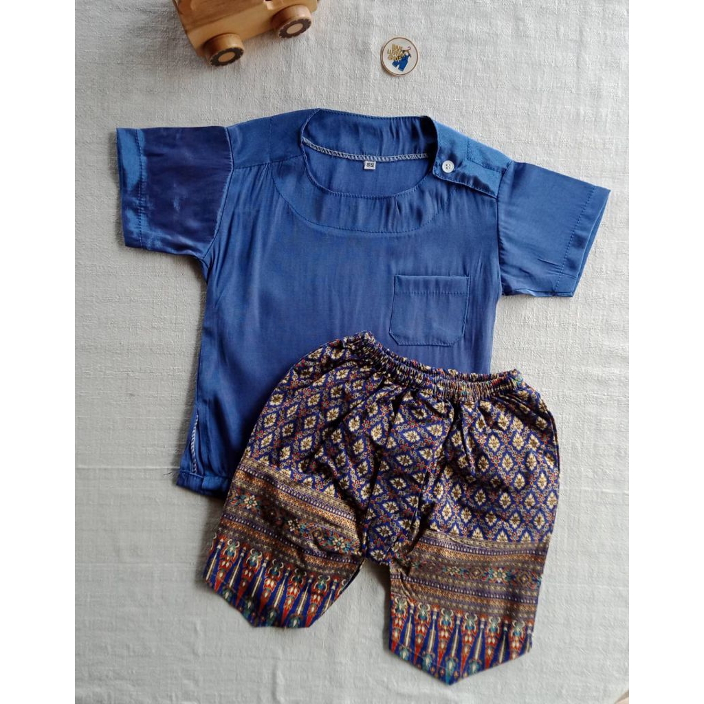 📌#ชุดไทยเด็กมือ2💫ชุดไทยสีน้ำเงินโจงกระเบนลายไทย 💞 สภาพ : ดี💫🌸size ss /2-4M /7-9kg ✨ซักหอม>>>พร้อมใส่