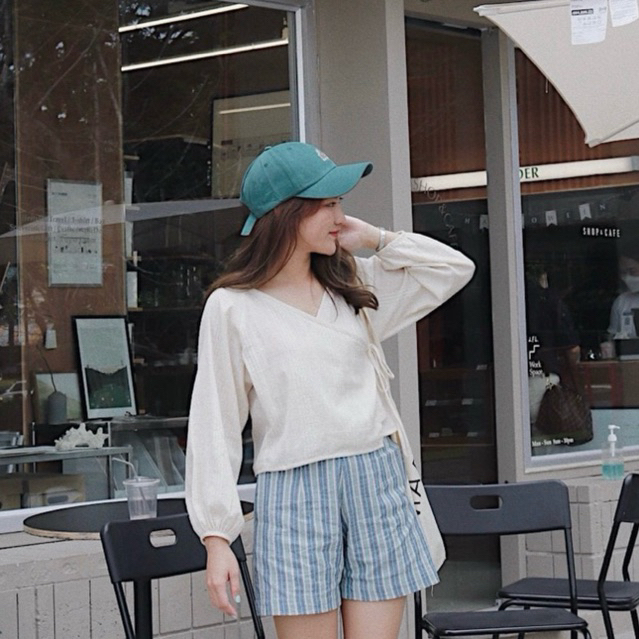 เสื้อแขนยาวผูกหน้าผ้าฝ้าย