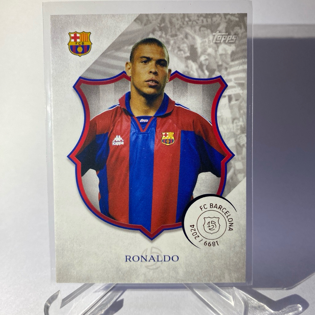 การ์ดนักฟุตบอลสำหรับสะสม RONALDO, R9, BARCELONA, 125 LEGACY, TOPPS 2025