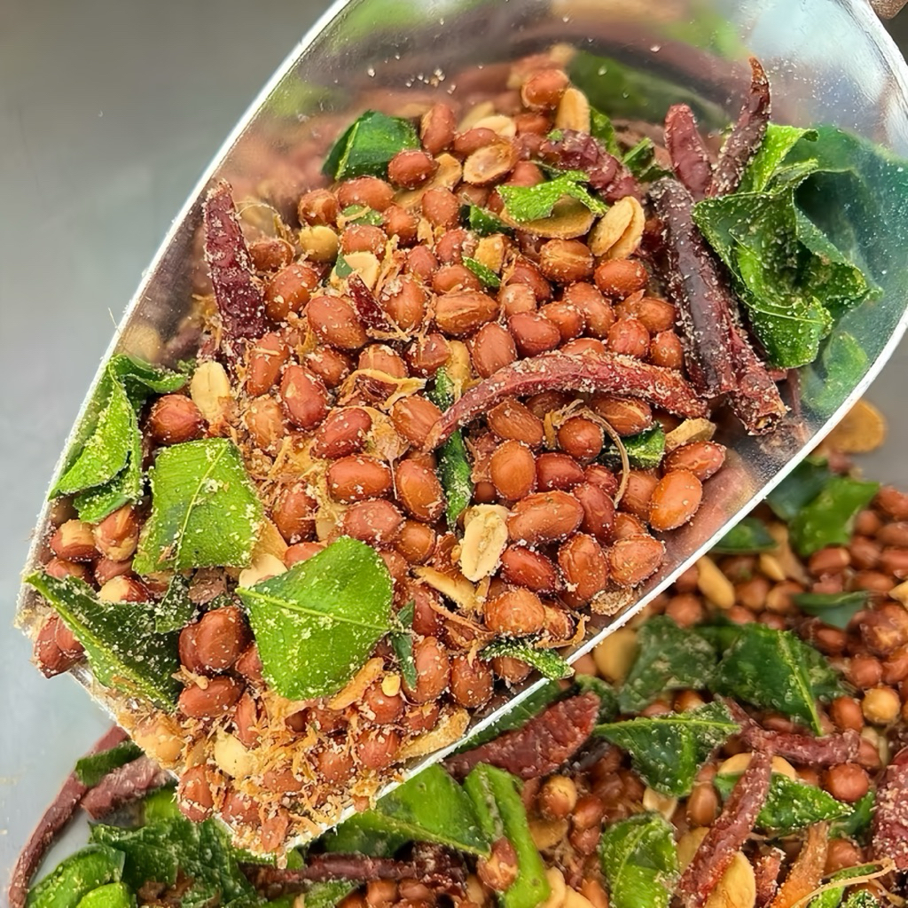 ถั่วทอดสมุนไพรรสต้มยำ คุณภาพดี รสชาติอร่อย ถั่วลิสงต้มยำ ขนาด 250 กรัม กลิ่นหอมสมุนไพร ทานง่าย ไม่จัดเกินไป - รูปที่ 2