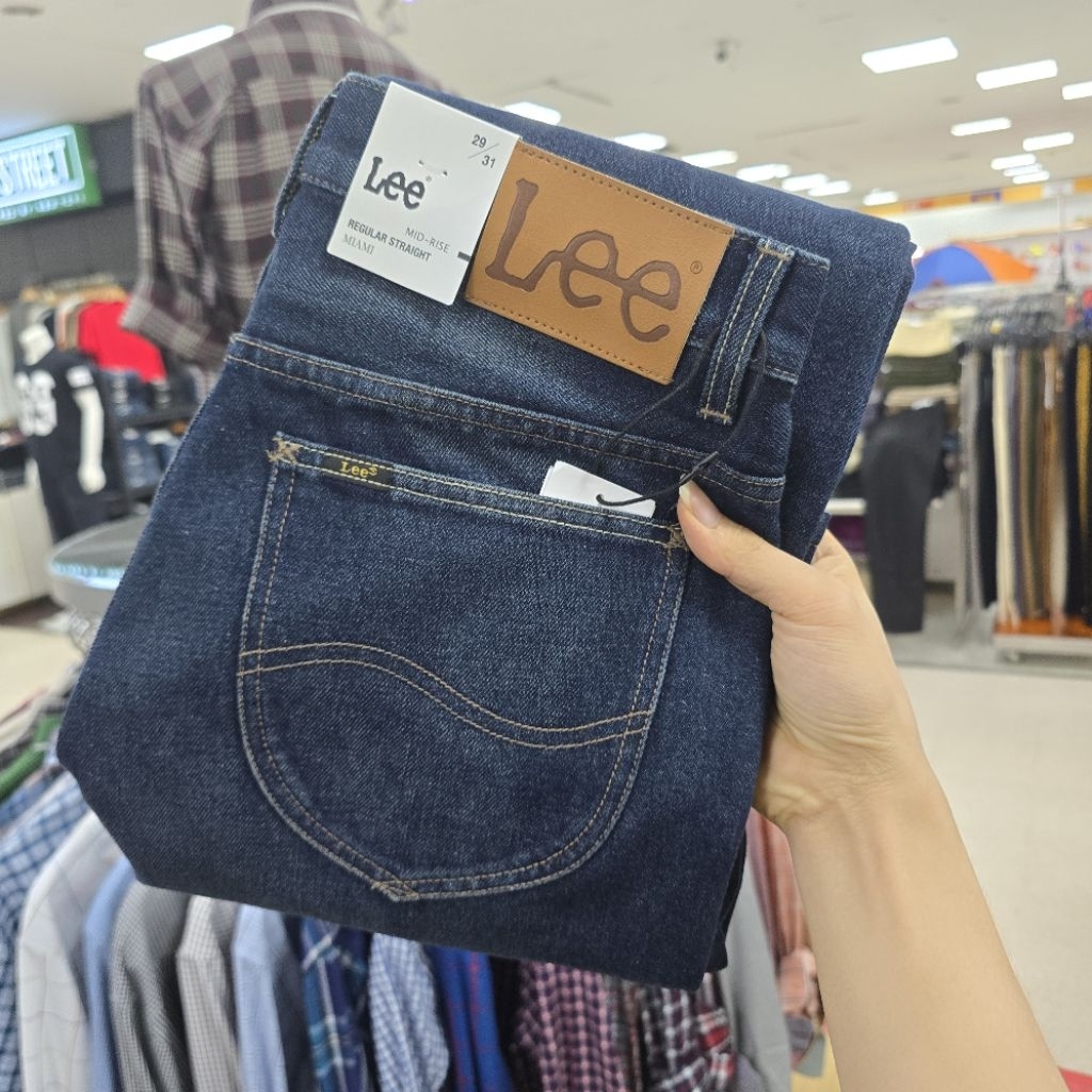 กางเกงยีนส์ Lee ผู้ชาย ทรงMiami ขาตรง ผ้าไม่ยืด แต่งขาดที่ขา สียีนส์เข้ม แต่งเฟด [รุ่นMMIAN29]