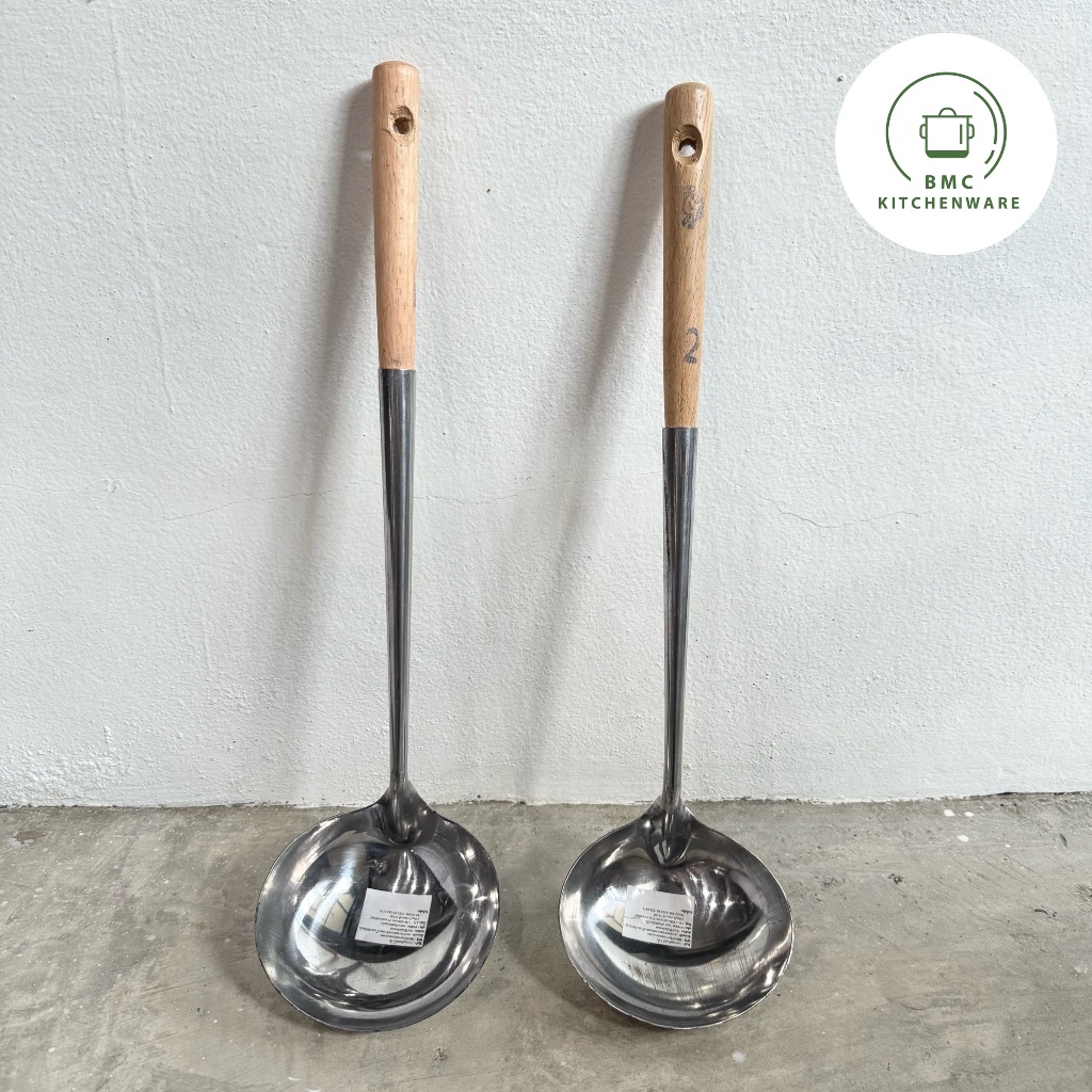 กระบวยอลูมิเนียม ตักซุป ก๋วยเตี๋ยว ด้ามไม้ยาว ตราไก่ (5 นิ้ว / 4.8 นิ้ว)