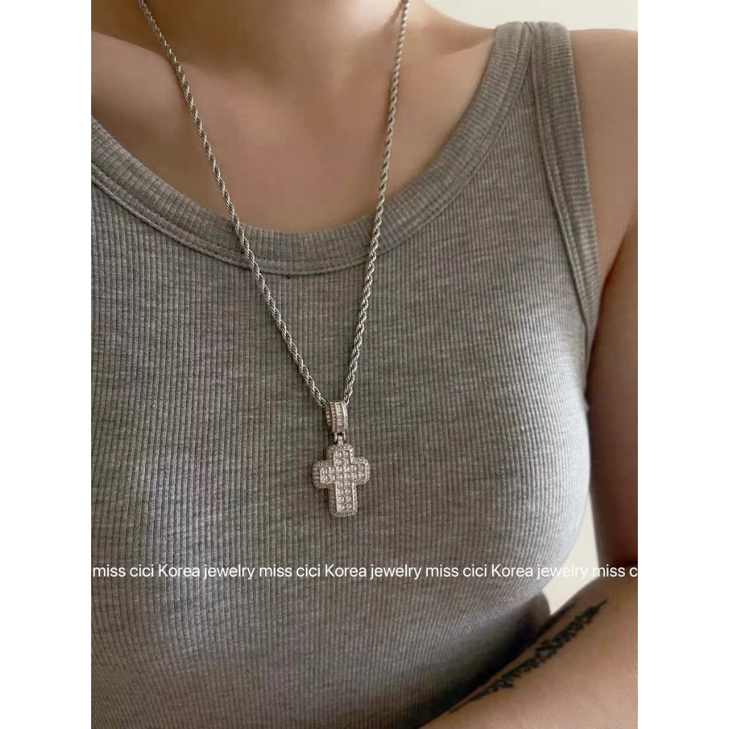 🎧Hip hop fashion🥨 OHP001 สร้อยคอไม้กางเขนเพชรแท้เต็มเม็ดสำหรับผู้ชายและผู้หญิง เครื่องประดับจี้เพทาย