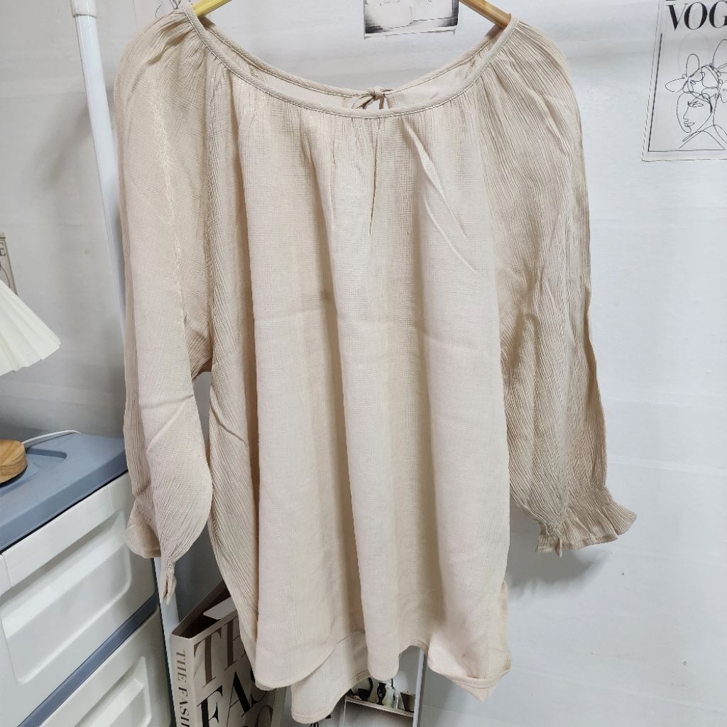 ragout เสื้อคอกลม แขนสามส่วน งานน่ารัก