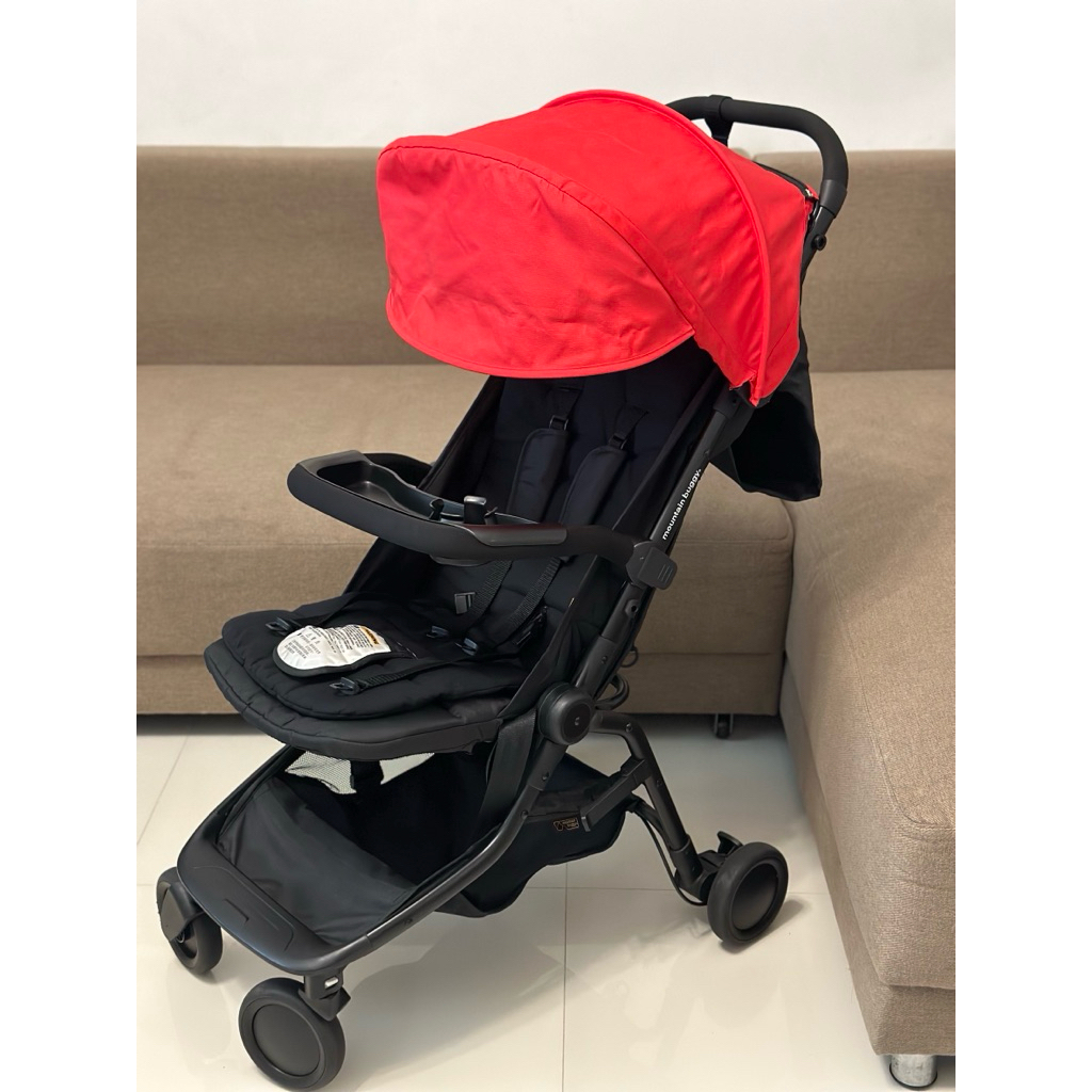 รถเข็นเด็กมือ 2 สภาพดีใช้น้อยมาก Mountain Buggy รุ่น Nano (Red Ruby)