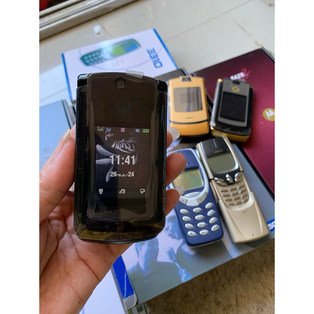 Motorola V8 โมโตโรล่า วี8