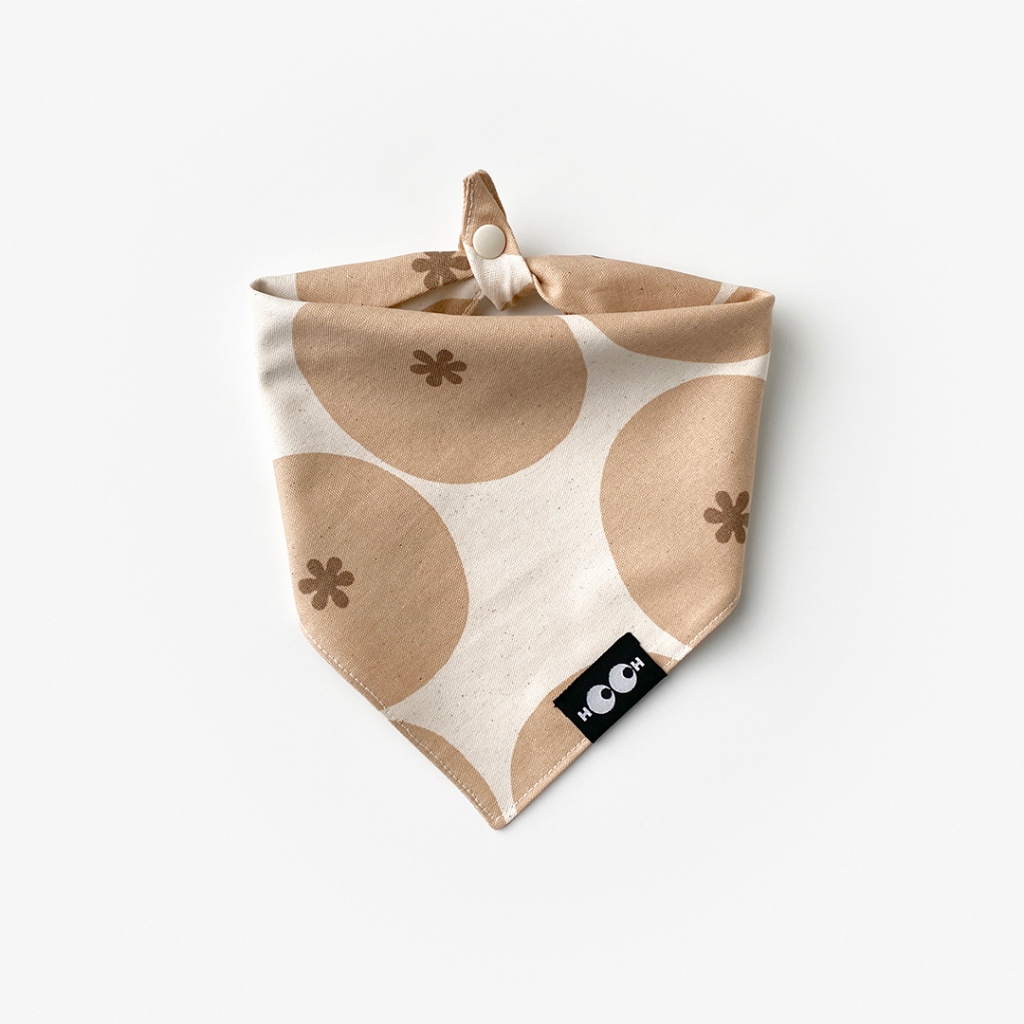 HO.OH - Minimal Bloom - ผ้าพันคอลายดอกไม้แบบมินิมอล บนเฉดสีเอิร์ธโทน ผ้าพันคอหมา ผ้าพันคอแมว