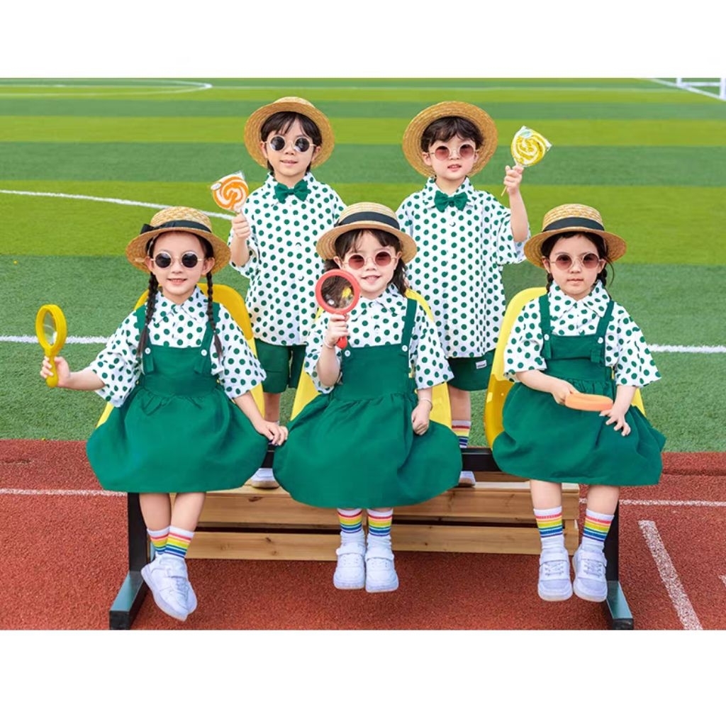 ชุดการแสดง ชุดเซ็ตลายจุดสีเขียว​ ​พร้อมถุงเท้าเรนโบว์ ครบเซ็ต (พร้อมส่งในไทย)