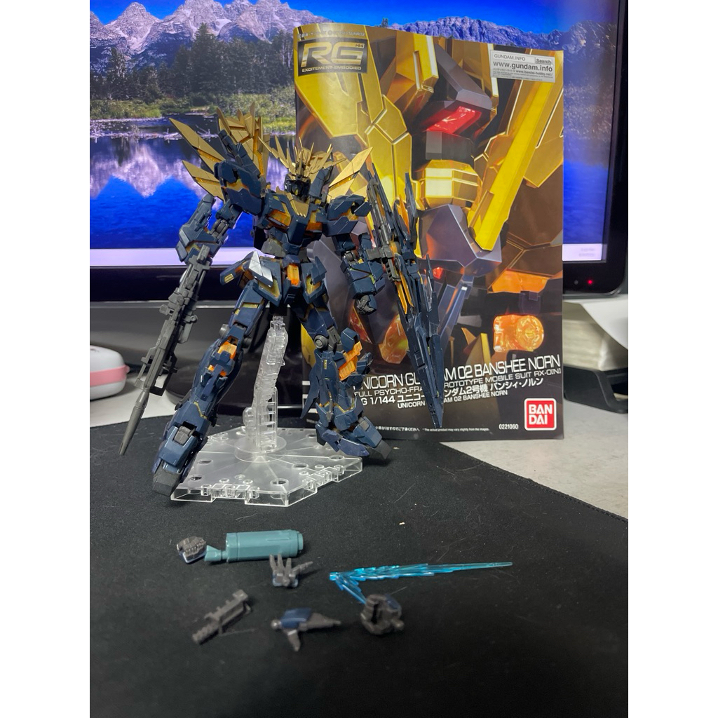 Rg 1/144 Unicorn Gundam 02 Banshee Norn (มือ 2 จัดส่งฟรี)