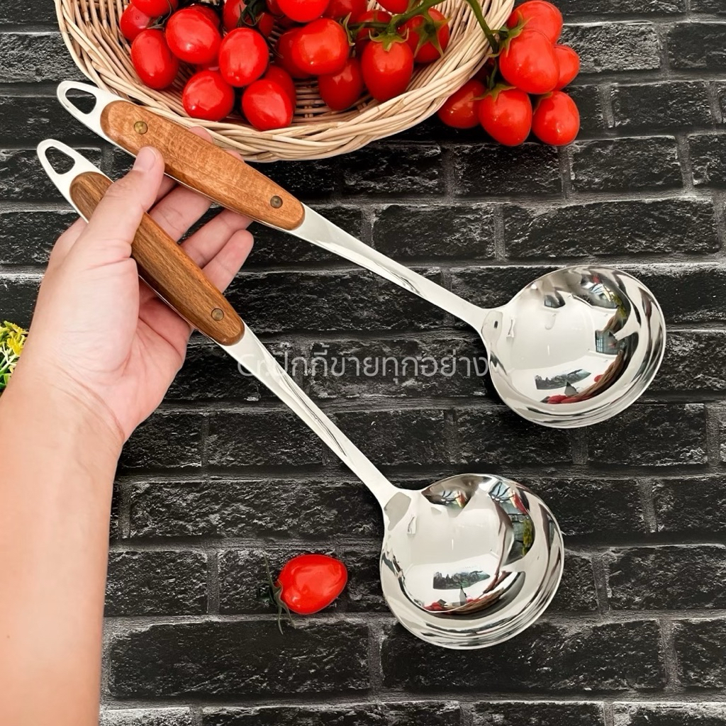 กระบวยสแตนเลส SUS304 ด้ามจับไม้เนื้อแข็ง (รหัส412)