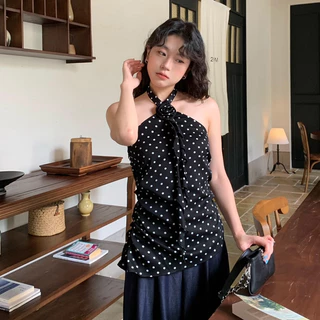 Paula พร้อมส่ง🌴เสื้อคล้องคอผู้หญิง🌴แต่งดอกไม้ลายโพกาดอท สีแดงสดใส่ เสื้อครอปทรางรัดรูป เรียบหรู เปิดหลัง