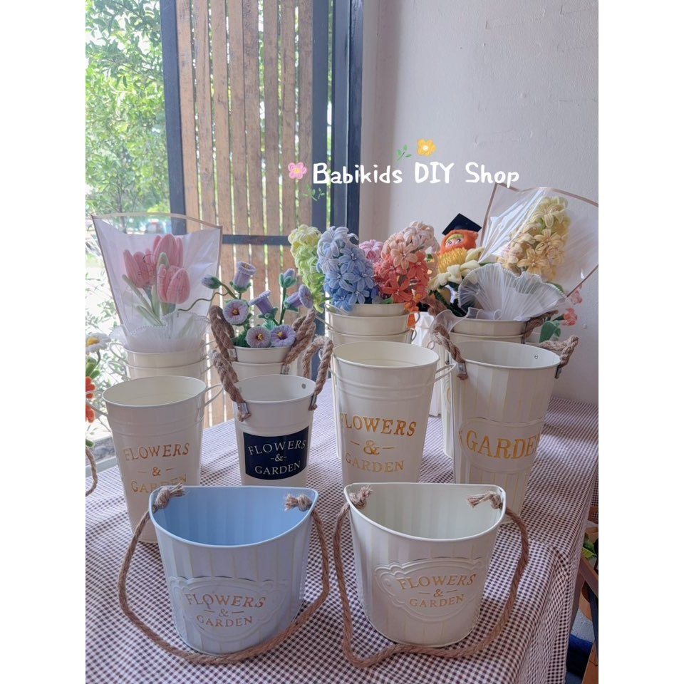 กระถางดอกไม้ แจกันดอกไม้หลากสไตล์ สำหรับใส่ดอกไม้ ของตกแต่งบ้าน มีทั้งแนวมินิมอล และสไตล์วินเทจ สินค้าพร้อมส่งจากไทย!!!