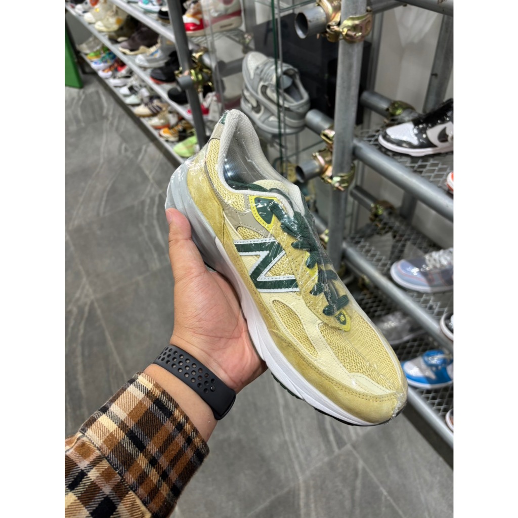 New BALANCE 990v6 MiUSA Sulphur Green