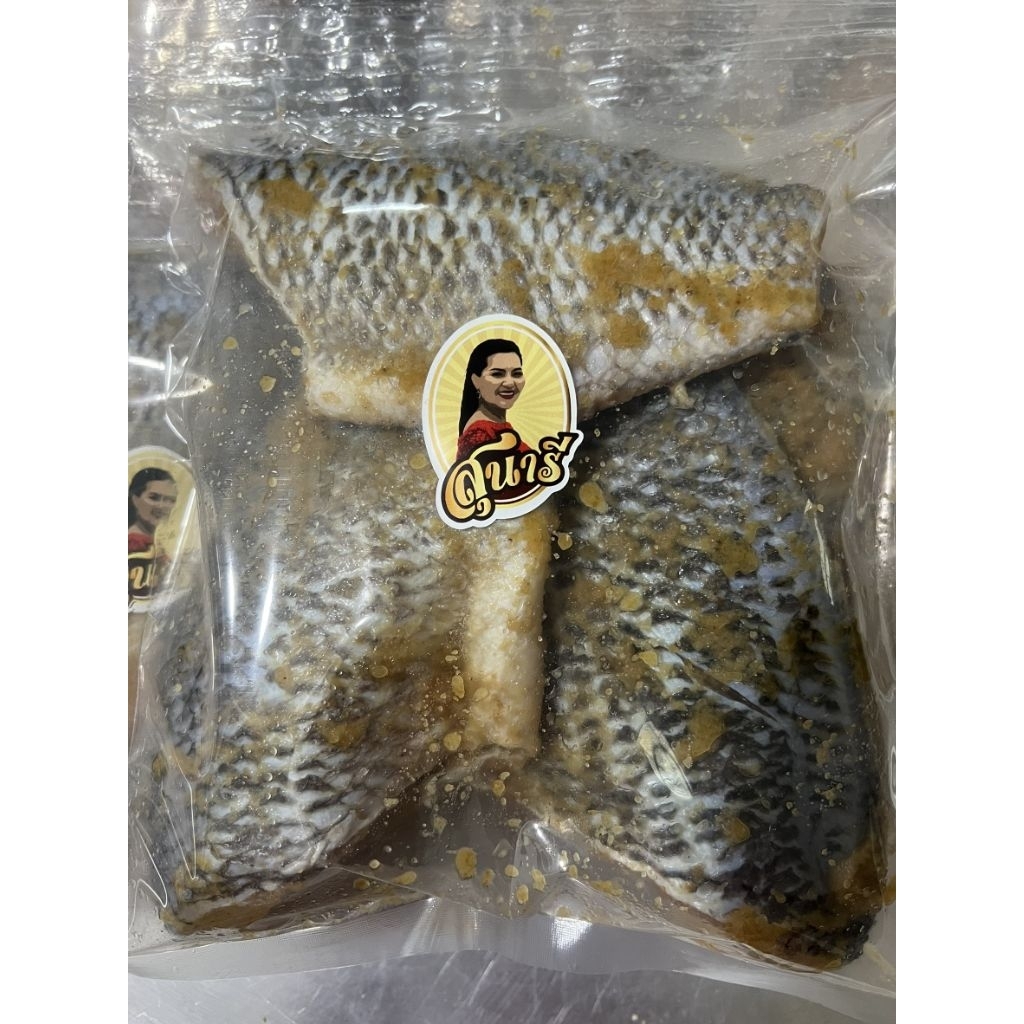 สุนารี-ปลาเค็มร้า 1 กิโลกรัม (หากมีลมเจาะถุงก่อนแช่ทันที น้ำซึมที่กล่องเป็นปกติจากน้ำแข็งละลาย)