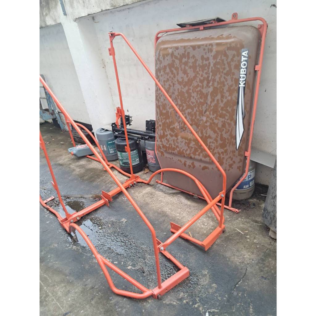 โครงกันอ้อย ออกแบบมาสำหรับแทรกเตอร์คูโบต้า รุ่น B2140S / B2140SN / B2440S และ B2740S แข็งแกร่ง ทนทาน