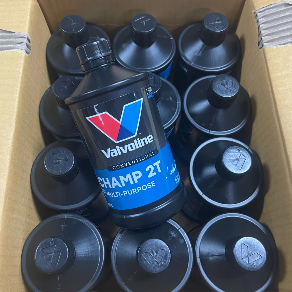 ยกลัง!! วาโวลีน Valvoline Champ 2T ขนาด 0.5 ลิตร (บรรจุ 12 ขวด) เป็นน้ำมันเครื่องสำหรับเครื่องยนต์ 2 จังหวะ