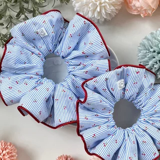 Lamoonist scrunchie • Cherry sprinkles