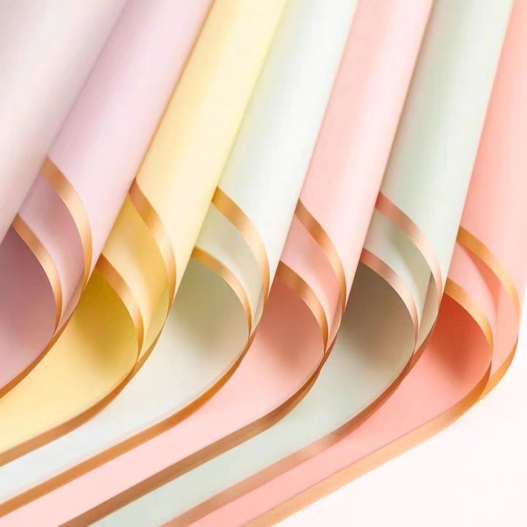 【Korean Style】กระดาษฟลาวด์ทูโทนขอบทอง ขนาด 58×58 ซม. กระดาษห่อดอกไม้ กันน้ำ100% แผ่นพลาสติกห่อดอกไม้ อุปกรณ์จัดช่อดอกไม้