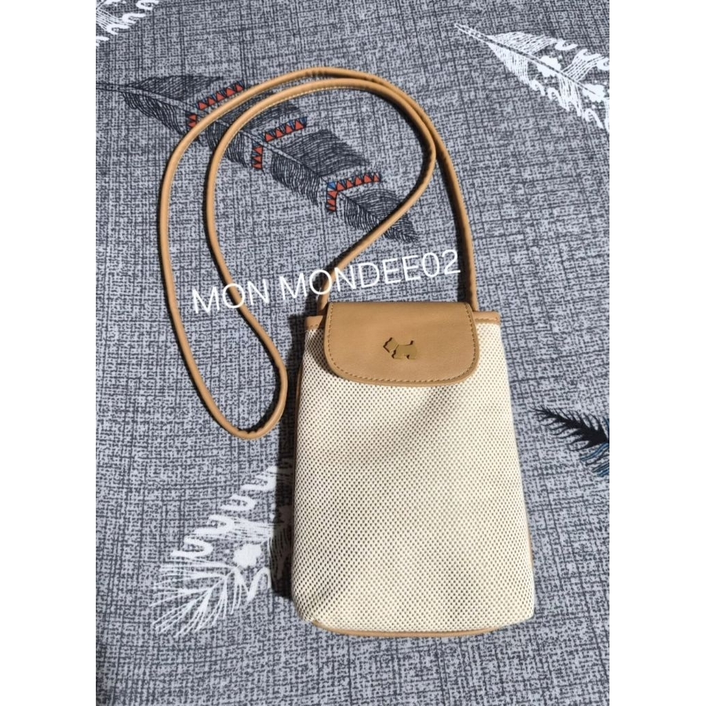 กระเป๋าสะพายสายยาว AGATHA PARIS