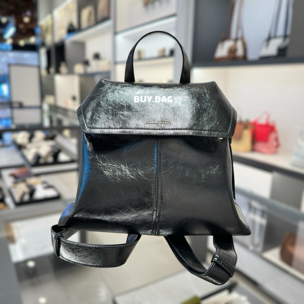 CHARLES & KEITH กระเป๋าเป้สะพายหลัง Noane Backpack รุ่น CK2-60671790 สำหรับผู้หญิง สี Distressed Coffee และ Noir