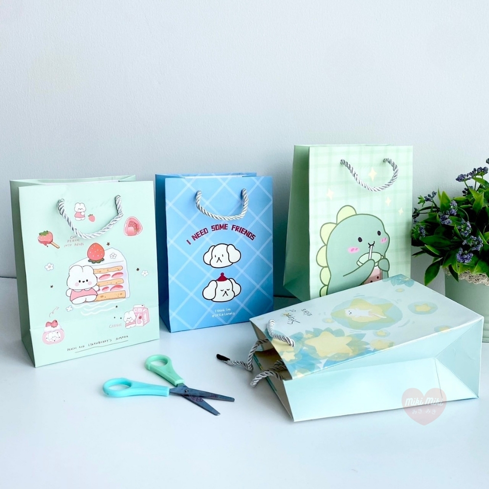 ถุงกระดาษแฟนซี ลายน่ารัก การ์ตูน ถุงช้อปปิ้ง ถุงของขวัญของขวัญ ถุงกระดาษ พร้อมหูหิ้ว เหมาะใส่ของขวัญ 19.5 x 14.5 x 8 cm - รูปที่ 3