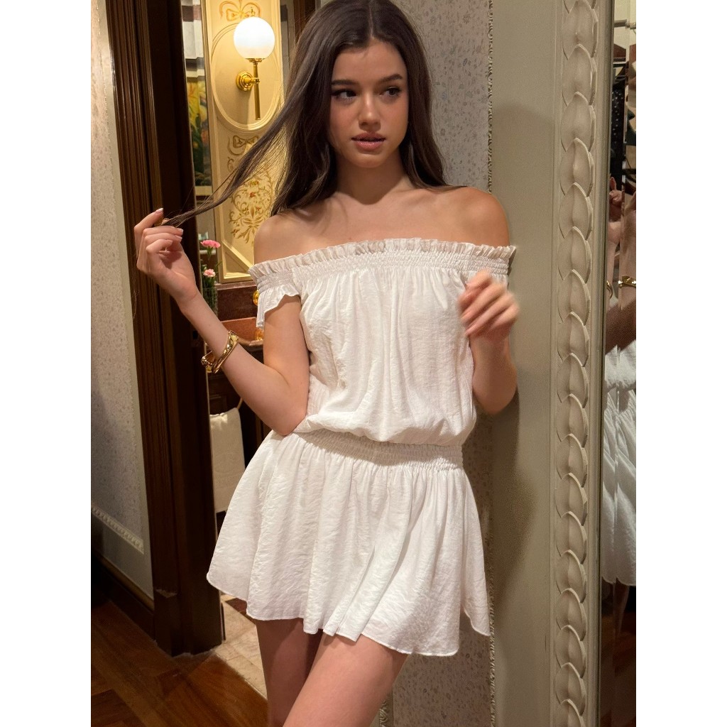Fabrique.co - Demi Dress เดรสแฟชั่น เดรสขาว เดรสระบาย เดรสไปทะเล เดรสใส่เล่น ชุดไปทะเล แฟชั่นผู้หญิง