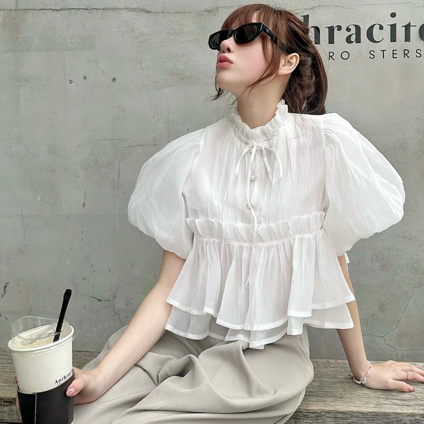 เสื้อ เบบี้ดอลล์ แขนกระดุมหยก ทรงเสื้อครอป ผ้าไหมฟองน้ําสวยมาก แฟชั่น สไตล์เกาหลี(สงกรานต์)