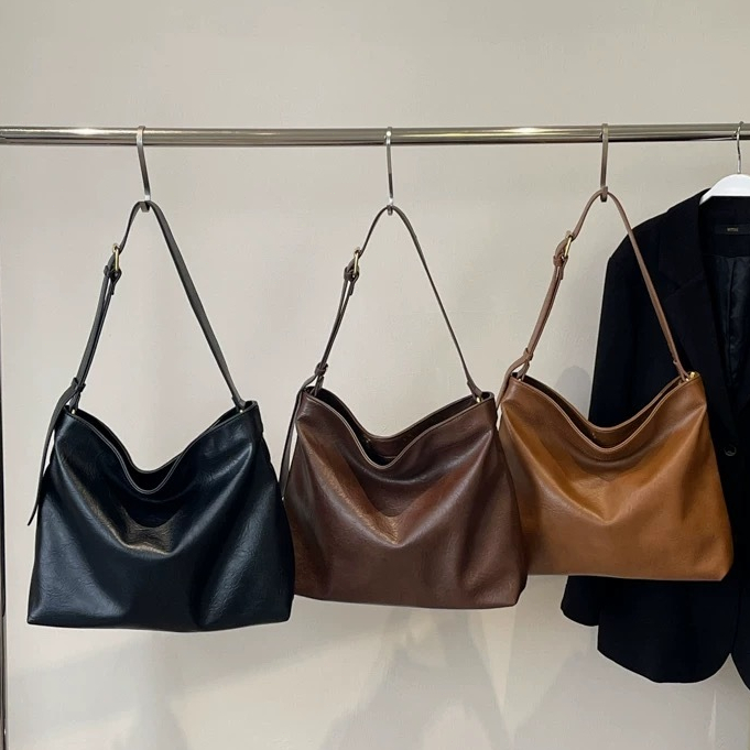 【พร้อมส่ง】Super bag กระเป๋าหนังนิ่มสไตล์วินเทจระดับไฮเอนด์สำหรับผู้หญิง กระเป๋าถือทรงหลวม