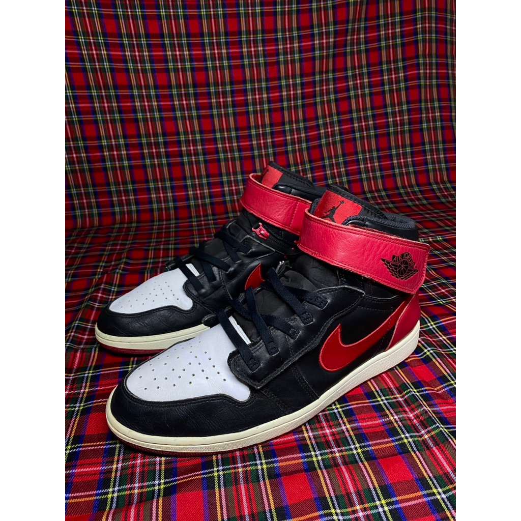 Nike Men's Black and Red Trainers
