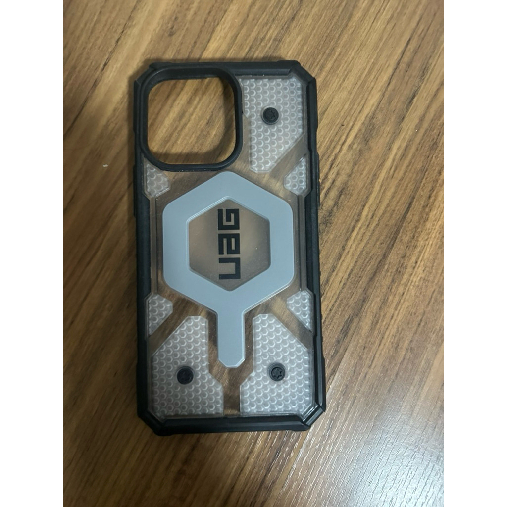 Case IPHONE UAG (ไม่แท้)