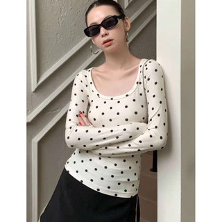 (พร้อมส่ง)เสื้อยืดแขนยาว Polka Dot คอกว้าง