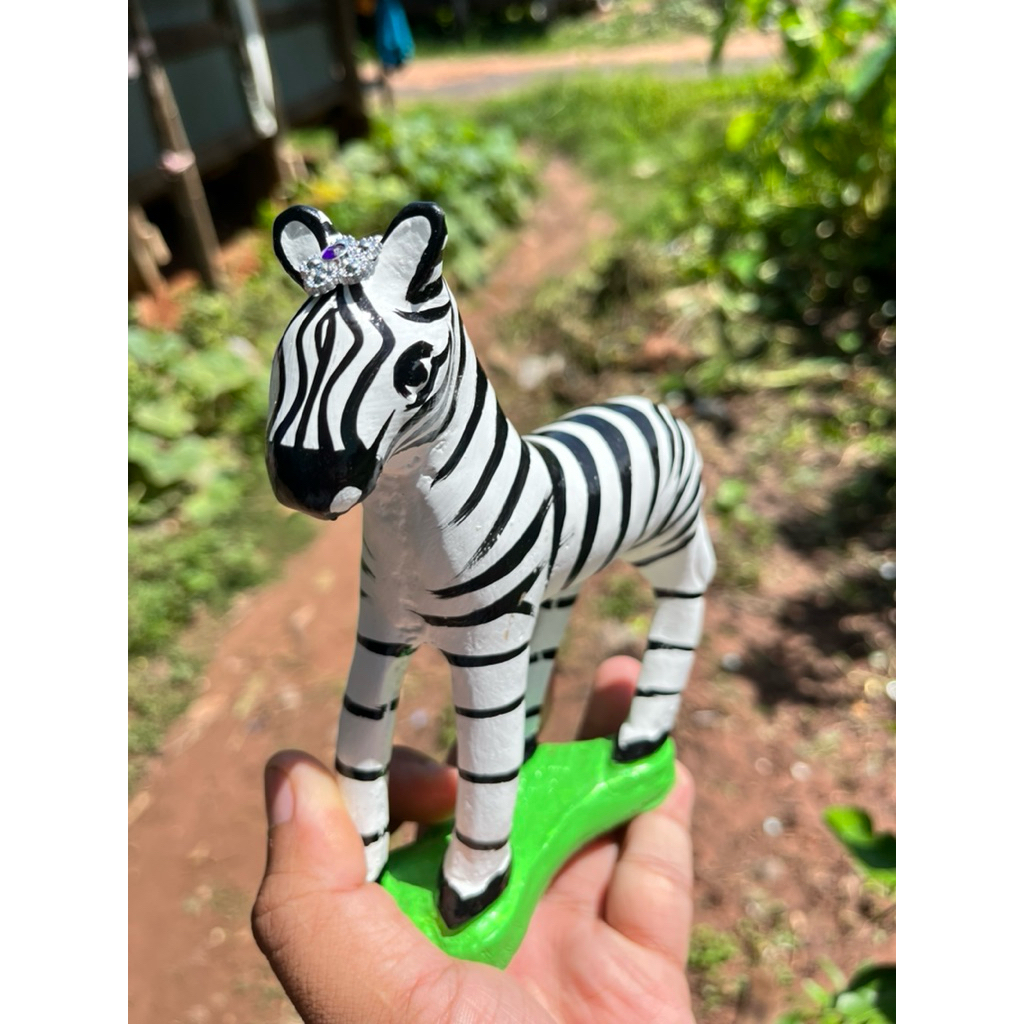 ม้าลายแก้บน ม้าลายปูนปั้นม้าลายหน้าศาลม้าลายศาลตายายม้าลายสูง 19 เซนติเมตรคู่ละ 169บาทตัวละ 89