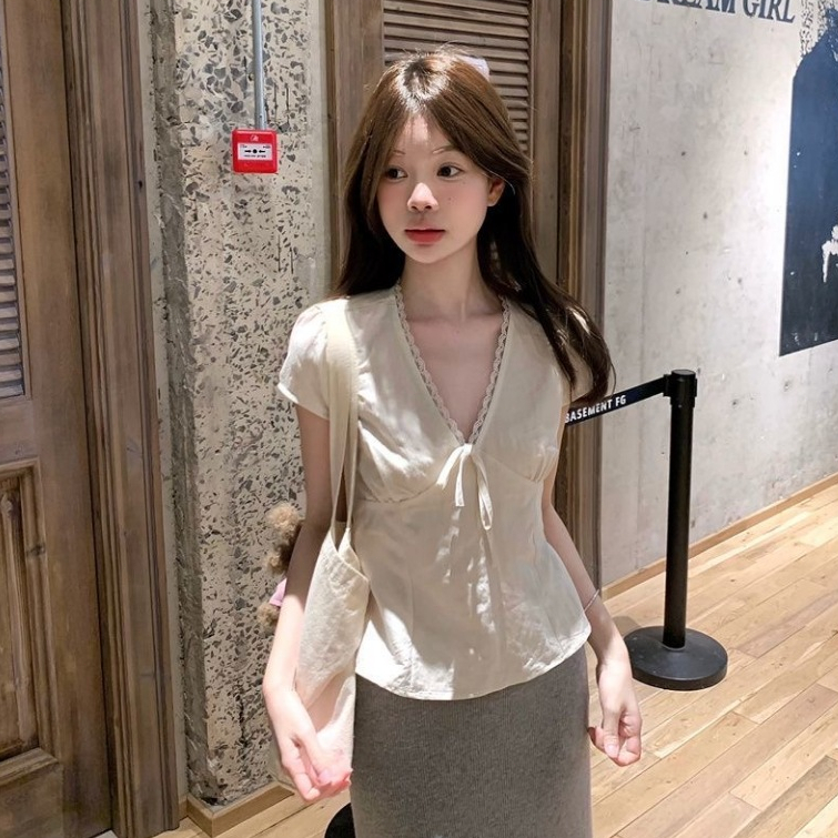 Mona~Tสีทึบ คอวี กลวงออก ผูกขึ้น แขนสั้น เสื้อเชิ้ต สไตล์ใหม่ สไตล์หวาน