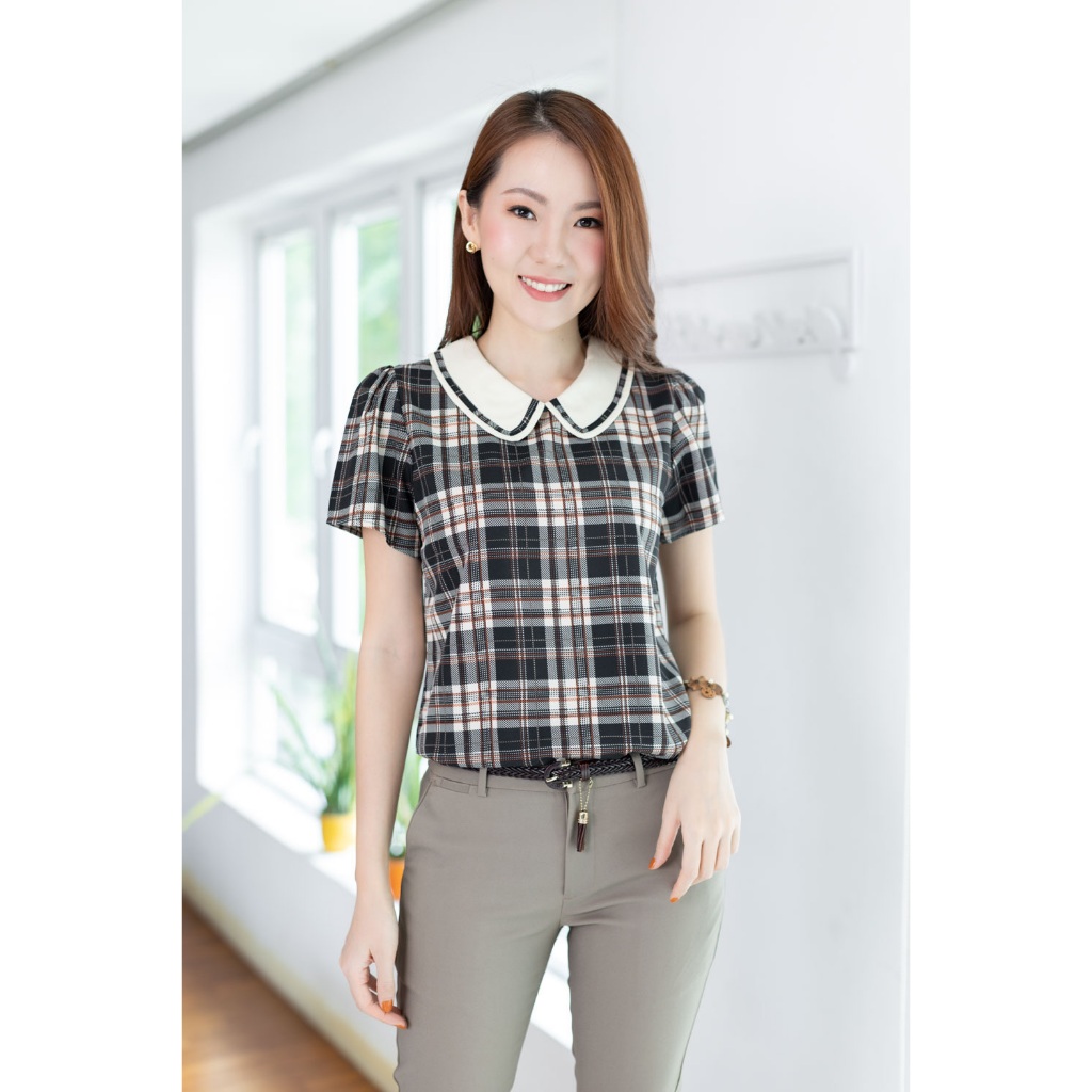 Narinari : MT4101 Trimmed Peter Pan Collar Blouse เสื้อทำงานปกบัวผ้าพิมพ์ลาย ราคา ถูกที่สุด ดีลบีเคเค แกลเลอรีภาพที่ 2