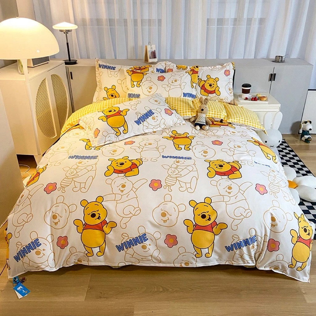 ผ้าห่ม ผ้าปูที่นอน (ลายหมีพูห์ขาว)ขนาด 3|5|6 ฟุต 🛏 เนื้อผ้าคอตตอน 100% หนานุ่มนอนสบาย🏡☀️🤍