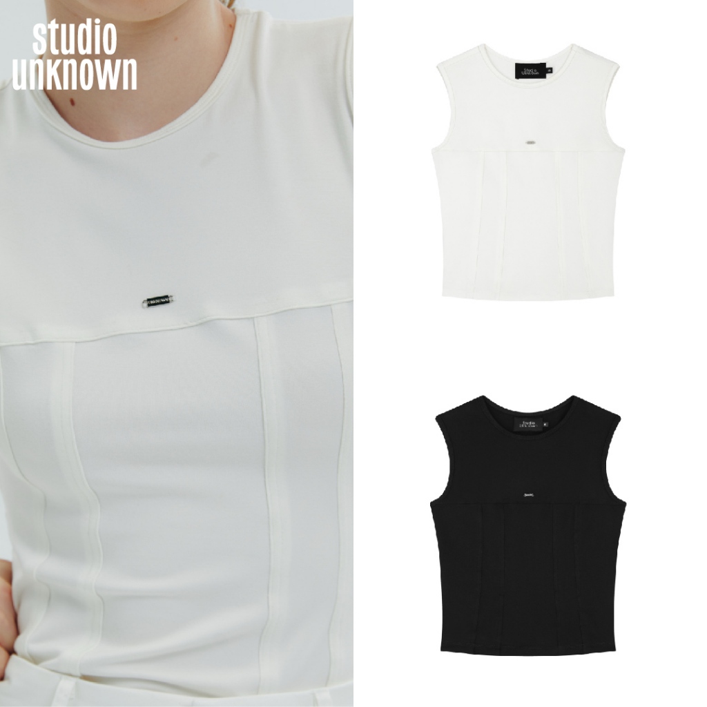 STUDIO UNKNOWN - Anya Seamed Sleeveless Top เสื้อแขนกุดต่อตะเข็บ