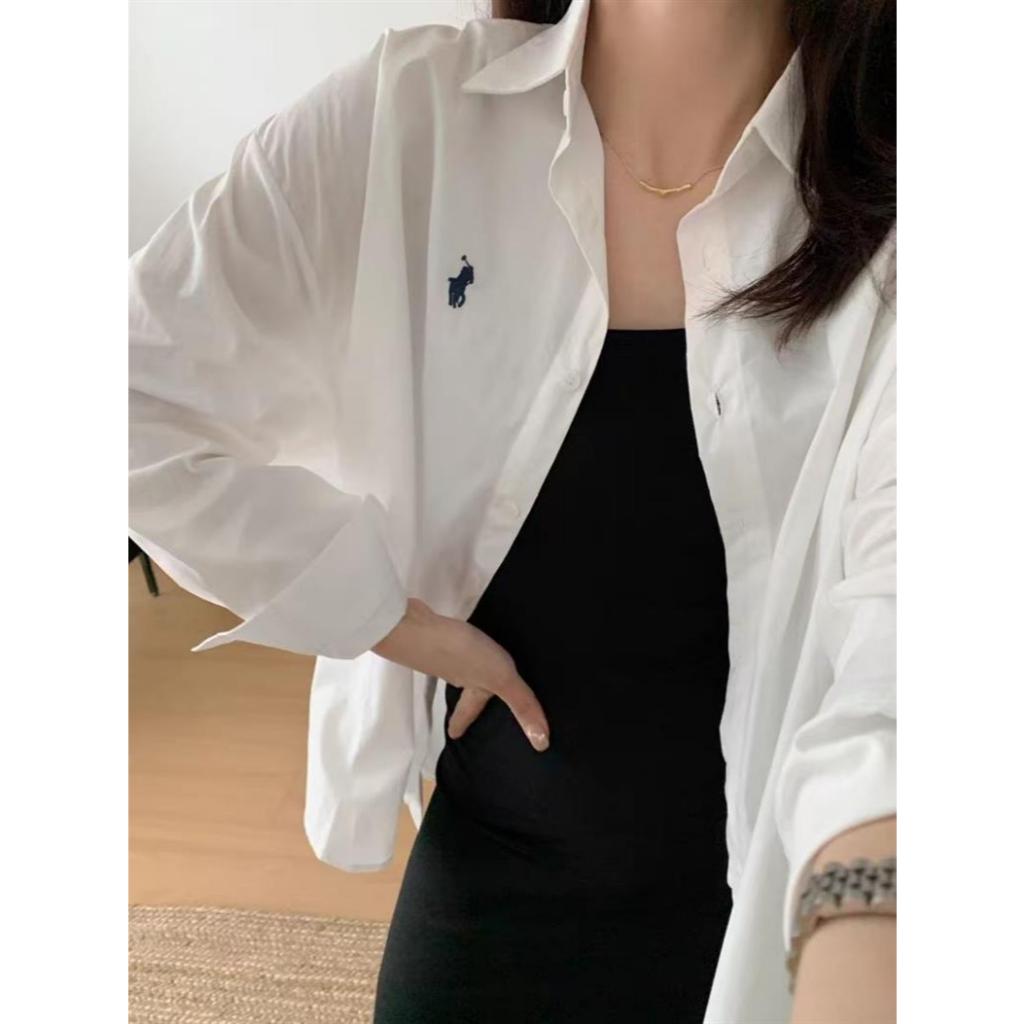 เสื้อเชิ้ตผู้หญิงแขนยาว เสื้อโปโล ทรงหลวม ปักลาย สไตล์ขี้เกียจ สดชื่น สีขาว - รูปที่ 4