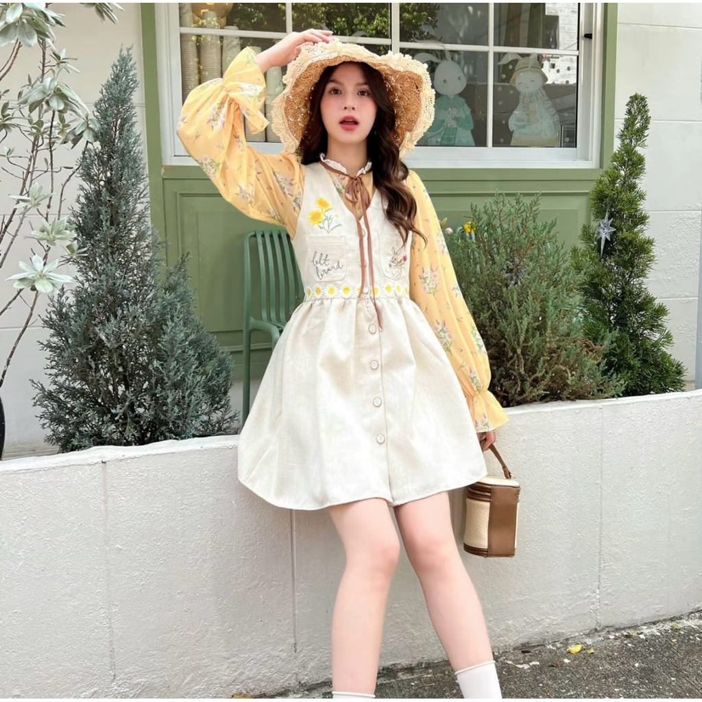 งานป้ายมือสอง BLT Brand Special Collection ชุดเซท 2 ชิ้น เสื้อ+เอี๊ยมกระโปรง