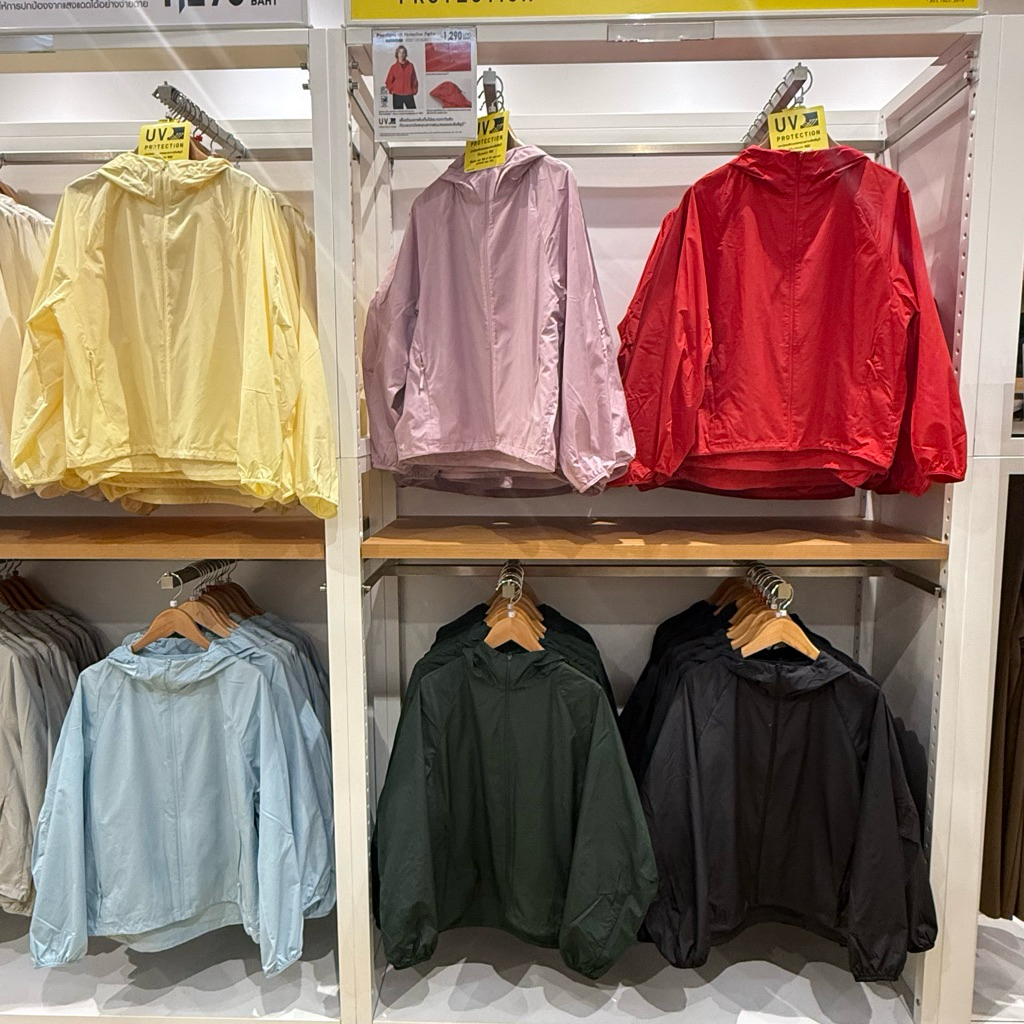 2025 🆕Uniqlo เสื้อฮู้ด UV Cut ผู้หญิง แบบพับเก็บได้  เสื้อกันแดด แจ็คเก็ตแบบพับเก็บได้